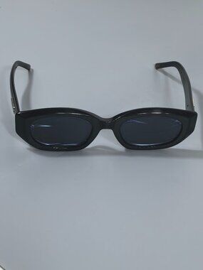 Gentle Monster Venom Cat-Eye Sunglasses - Black, Like New!